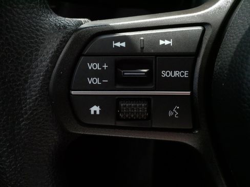 Certified 2025 Honda HR-V LX image 28