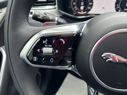 New 2025 Jaguar F-PACE R-Dynamic S image 20