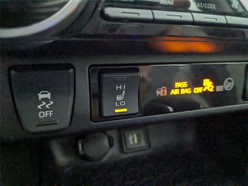 Used 2023 Toyota RAV4 XLE Premium AWD/4WD image 27