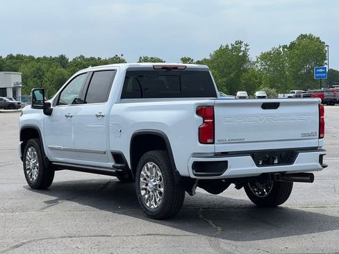 New 2026 Chevrolet Silverado 2500 High Country w/ High Country Premium Package AWD/4WD image 12