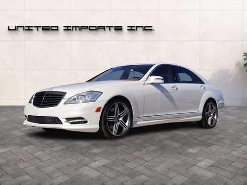 Used 2010 Mercedes-Benz S 550 Sedan w/ Sport Package image 4