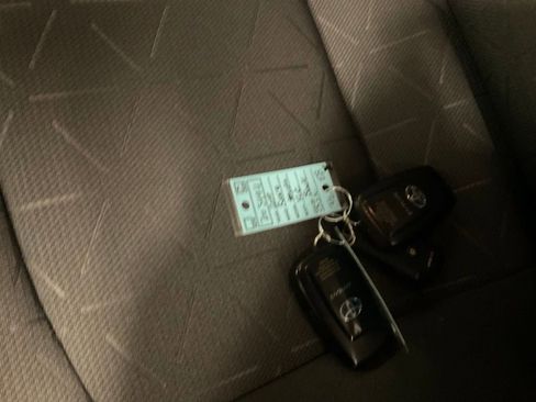 Used 2019 Toyota RAV4 XLE image 30