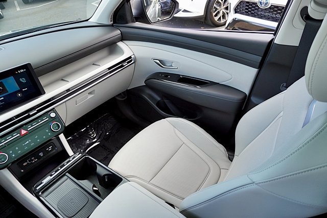 Certified 2026 Hyundai Tucson Limited FWD image 33