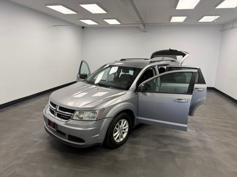 Used 2017 Dodge Journey SE w/ Flexible Seating Group FWD image 28