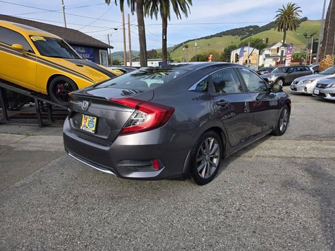 Used 2019 Honda Civic EX image 4