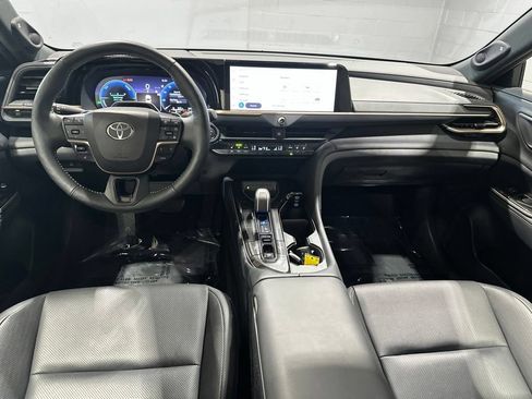 Certified 2024 Toyota Crown Platinum AWD/4WD image 8