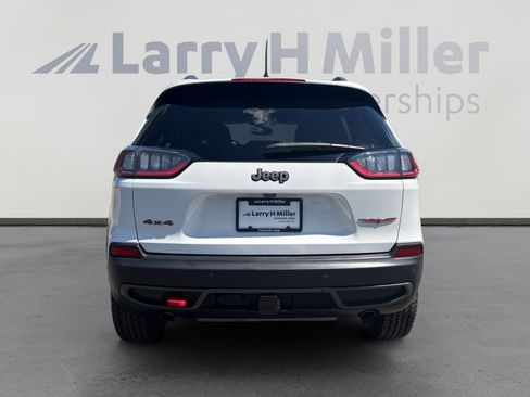 Used 2019 Jeep Cherokee Trailhawk w/ Comfort/Convenience Group AWD/4WD image 4