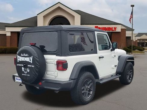Used 2025 Jeep Wrangler Sport image 4
