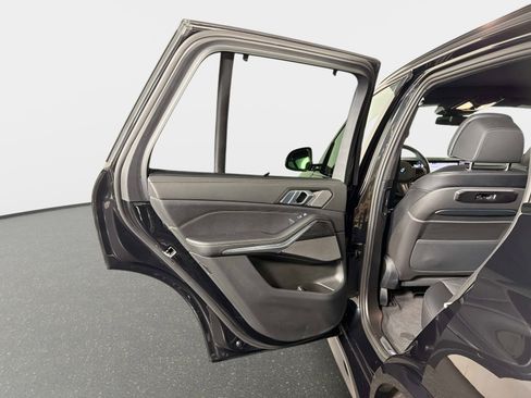 Used 2025 BMW X5 xDrive40i AWD/4WD image 33