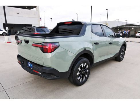 Certified 2025 Hyundai Santa Cruz SE image 9