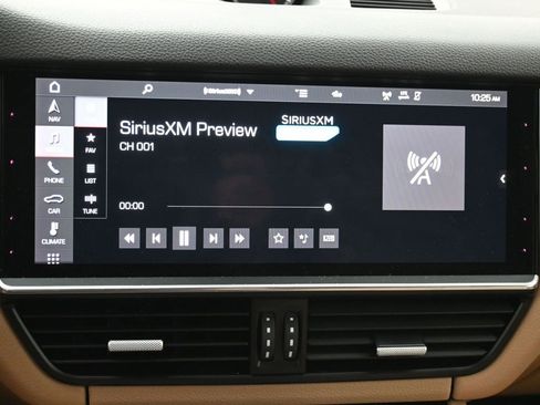 Used 2021 Porsche Cayenne image 10