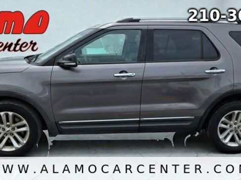 Used 2013 Ford Explorer XLT FWD image 2