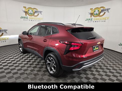 Certified 2025 Chevrolet Trax LT w/ LT Convenience Package FWD image 6