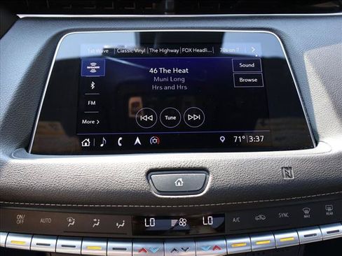 Used 2019 Cadillac XT4 Premium Luxury AWD/4WD image 15