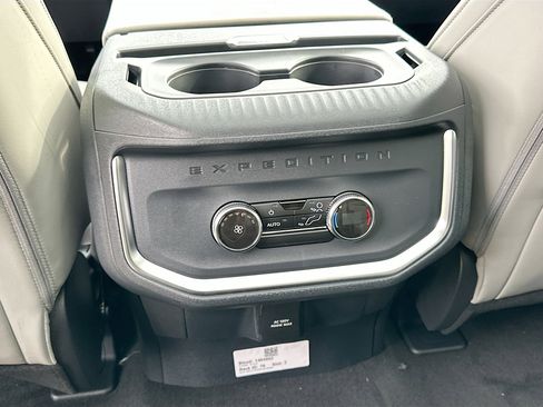 New 2026 Ford Expedition Active RWD image 18