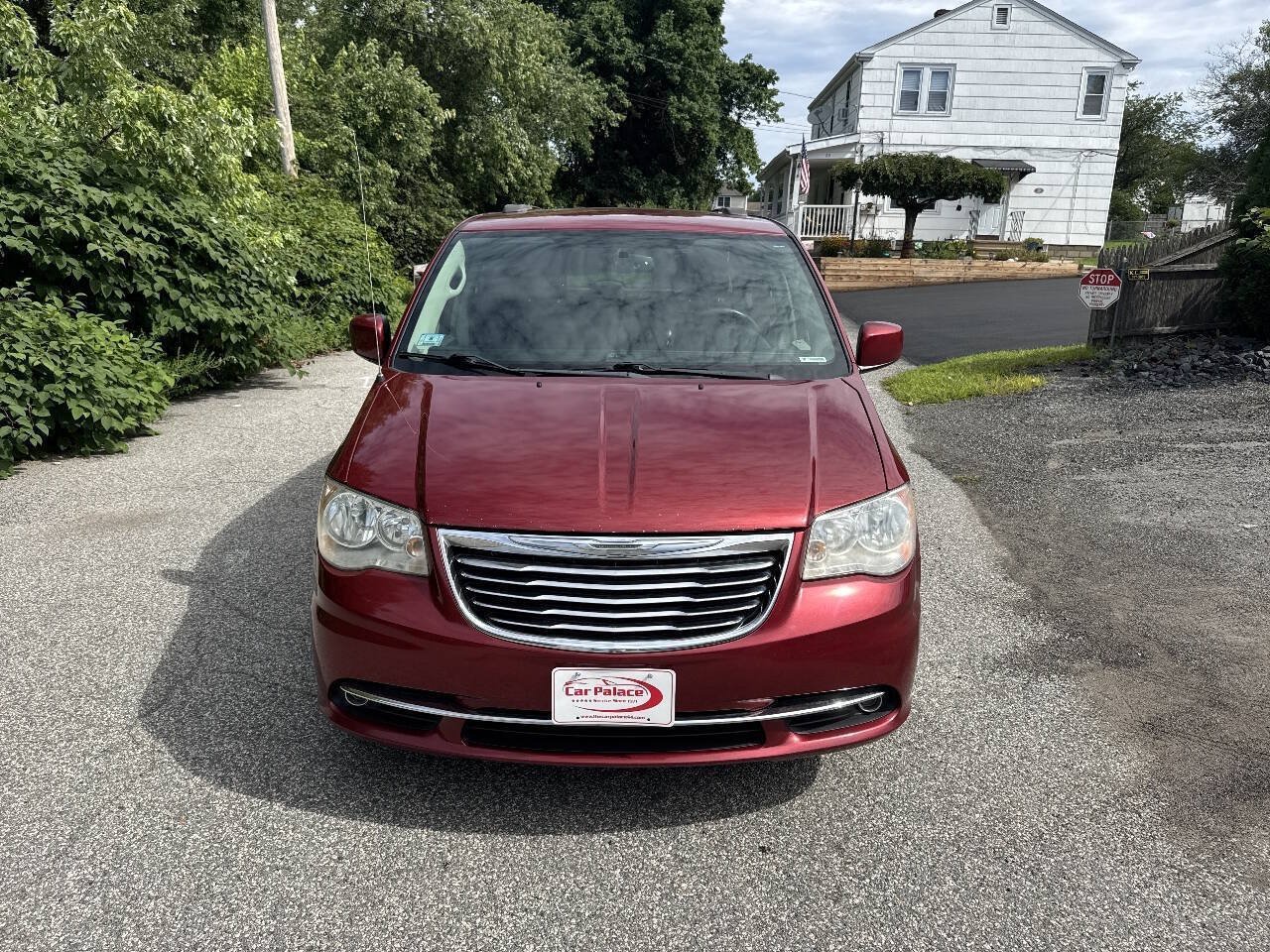Used 2013 Chrysler Town & Country Touring FWD image 3