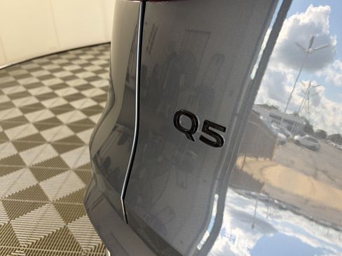 Used 2025 Audi Q5 Premium AWD/4WD image 16