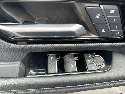 Used 2024 GMC Sierra EV Denali image 15