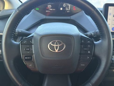 Used 2025 Toyota Prius XLE FWD image 24