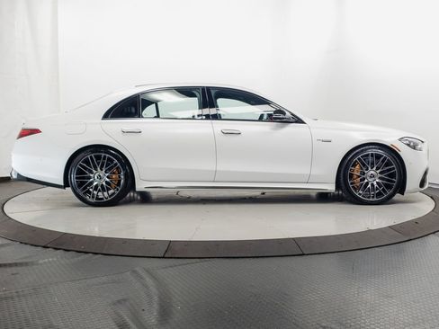 Used 2024 Mercedes-Benz S 63 AMG S w/ Carbon Fiber Exterior Package image 38