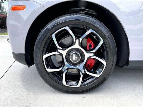 Certified 2023 Rolls-Royce Cullinan Black Badge AWD/4WD image 9