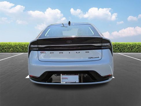 Used 2023 Toyota Prius Prime Premium image 5