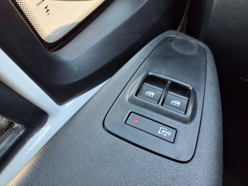 Used 2025 RAM ProMaster 2500 FWD image 19