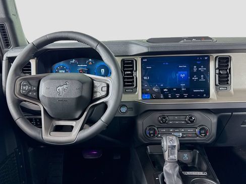 Used 2025 Ford Bronco Outer Banks AWD/4WD image 10