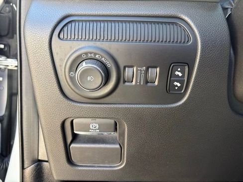 Used 2022 Jeep Wagoneer Series III w/ Premium Group I image 21