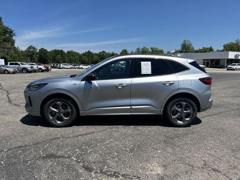 Used 2023 Ford Escape ST-Line w/ Tech Pack #1 AWD/4WD image 6