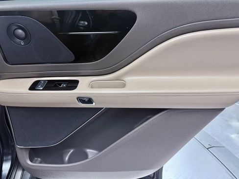 Used 2021 Lincoln Aviator Reserve w/ Equipment Group 201A image 17