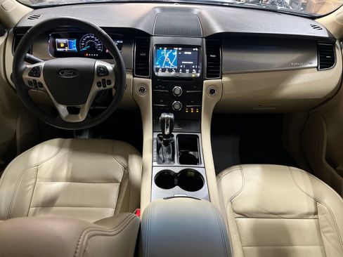 Used 2018 Ford Taurus SEL w/ Equipment Group 201A FWD image 19