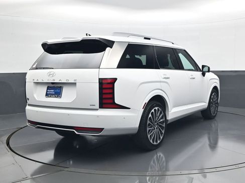 Used 2026 Hyundai Palisade Calligraphy image 5