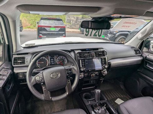 Used 2020 Toyota 4Runner Venture w/ Moonroof Package AWD/4WD image 14
