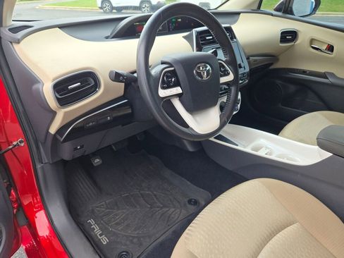 Used 2016 Toyota Prius Four image 20