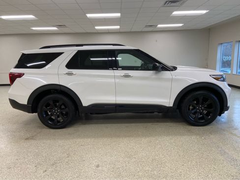 Used 2023 Ford Explorer ST-Line w/ Class IV Trailer Tow Package image 6