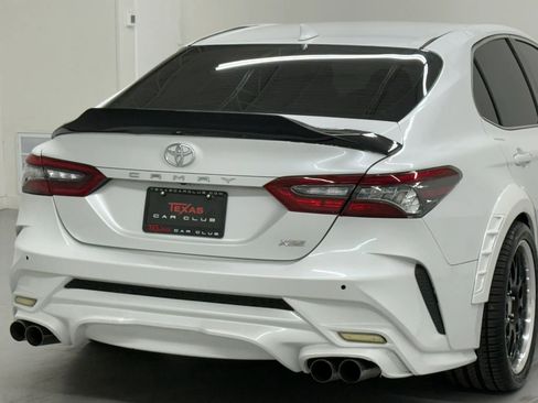 Used 2021 Toyota Camry XSE image 11