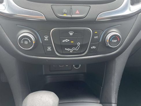 Used 2023 Chevrolet Equinox LT AWD/4WD image 30