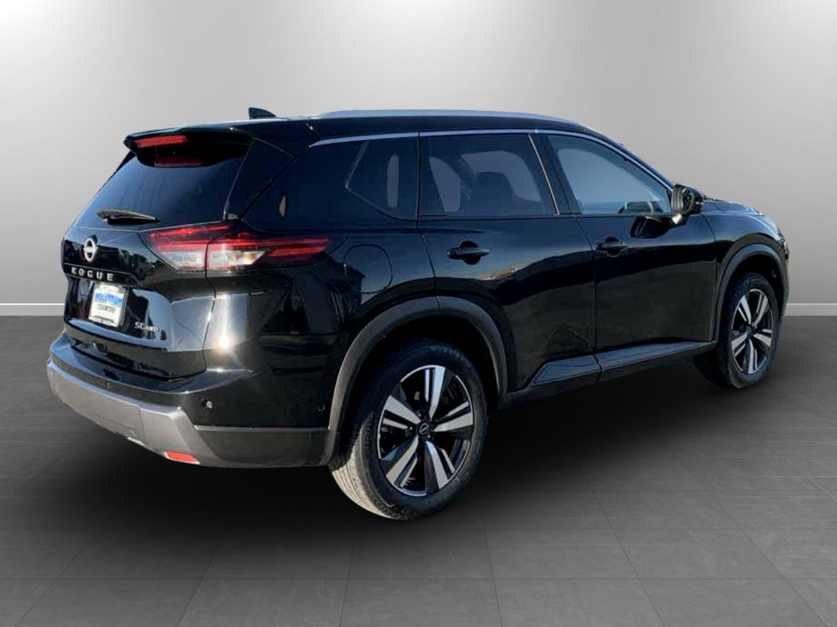 Used 2026 Nissan Rogue SL AWD/4WD image 7