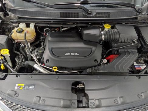 Used 2017 Chrysler Pacifica Limited FWD image 26