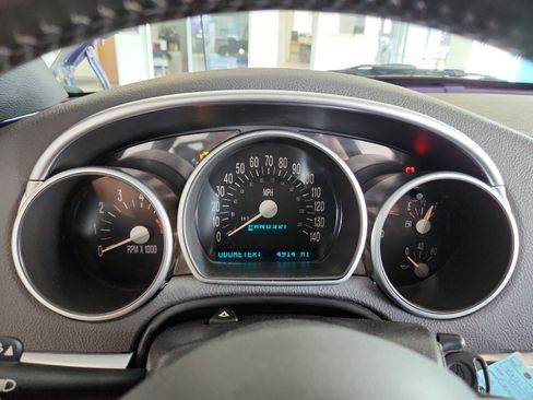 Used 2004 Chevrolet SSR w/ Preferred Equipment Group image 10