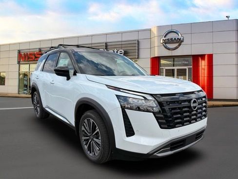 New 2026 Nissan Pathfinder Platinum AWD/4WD image 1