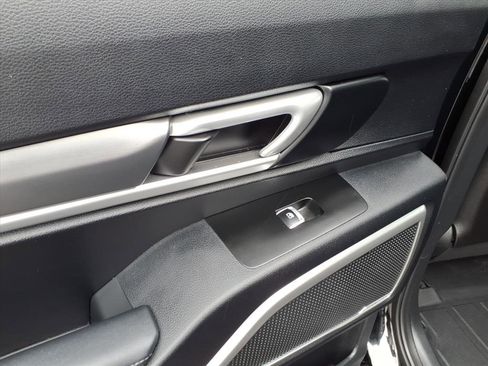 Used 2022 Kia Telluride LX image 16