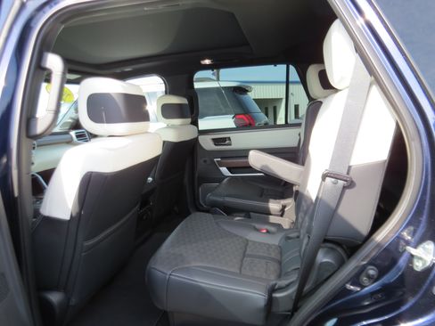 Used 2025 Toyota Sequoia Capstone AWD/4WD image 13