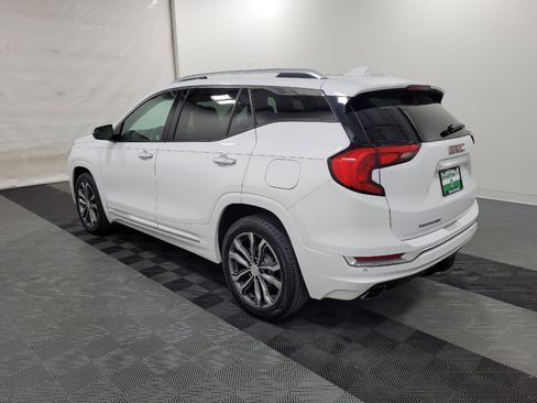 Used 2019 GMC Terrain Denali w/ Driver Alert Package II FWD image 3