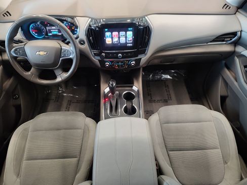Used 2018 Chevrolet Traverse LT FWD image 3