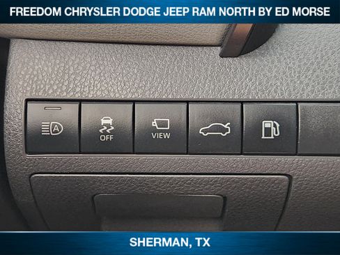 Used 2018 Toyota Camry XLE w/ Driver Assist Package image 17