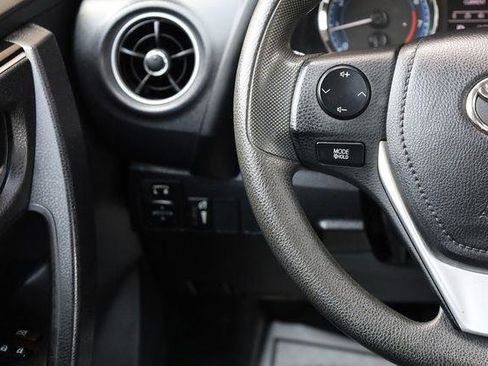 Used 2017 Toyota Corolla LE FWD image 29
