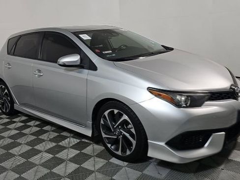 Used 2018 Toyota Corolla iM image 4