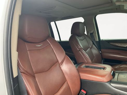 Used 2016 Cadillac Escalade ESV Premium image 27